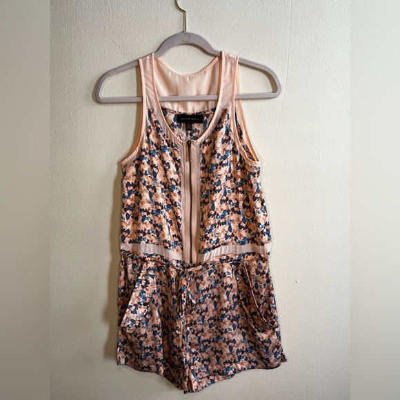 House of Deréon  Floral Romper - Medium - Picture 6 of 8